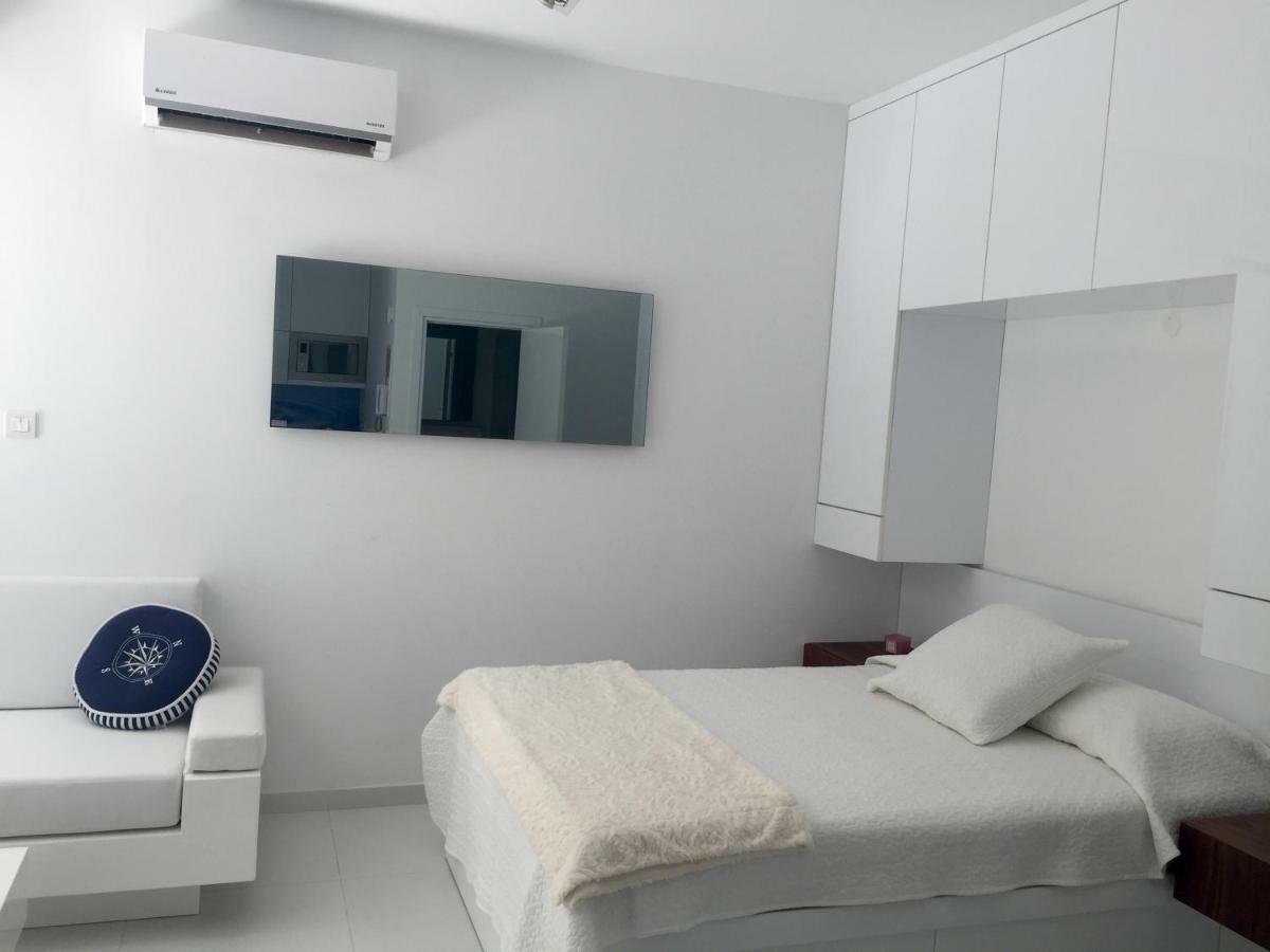 Modern Seaview Beach Studio Limassol Exterior foto